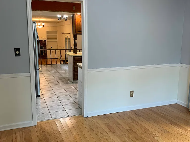 Dinning room to kitchen