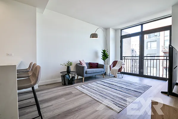 Rented by EXR | media 18