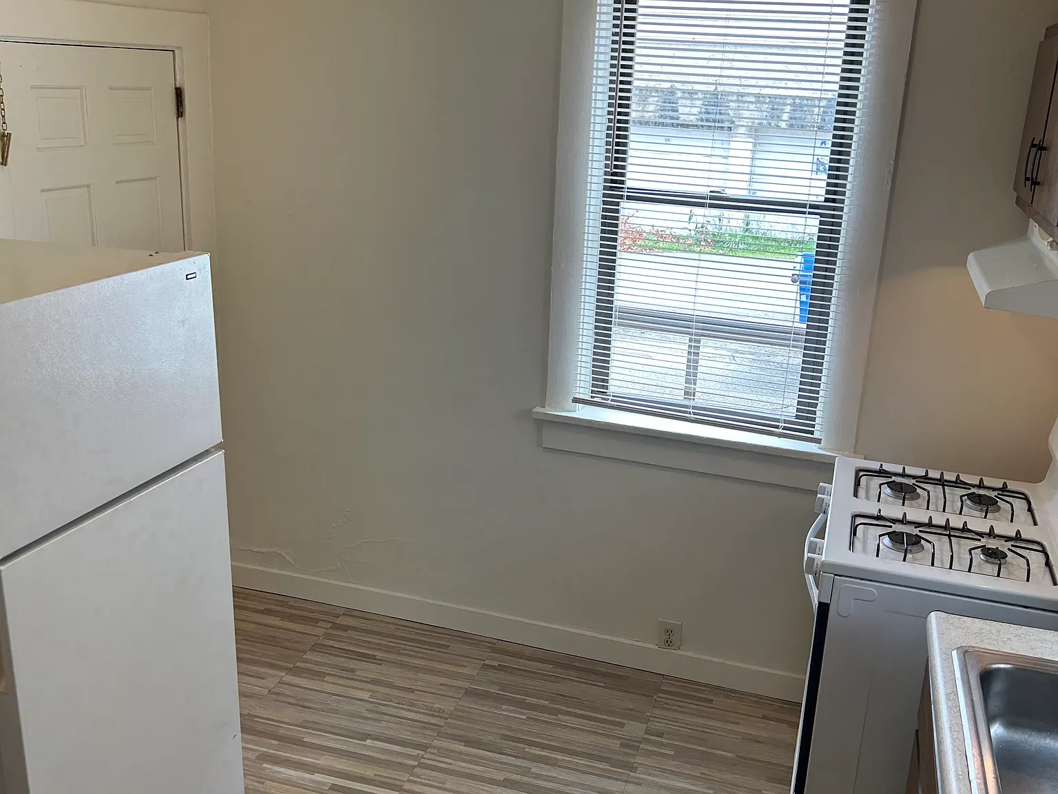 2 bed, 980 sqft, $1,290 — Photo 2