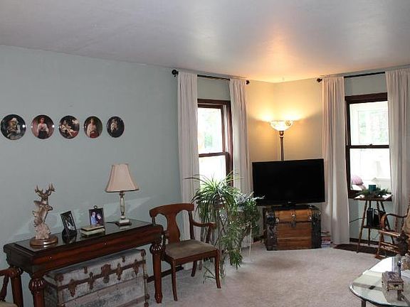 4th image of 127 W Lincoln Ave