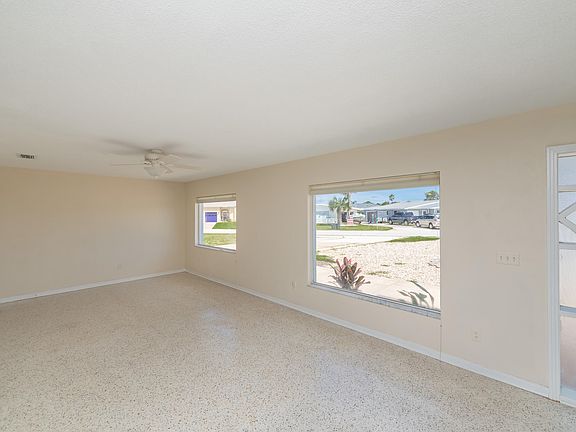 2nd image of 35 Ocean Dr