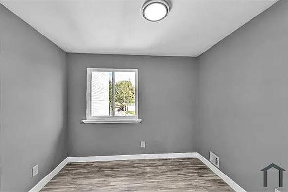 2240 15th St NE — Photo 15