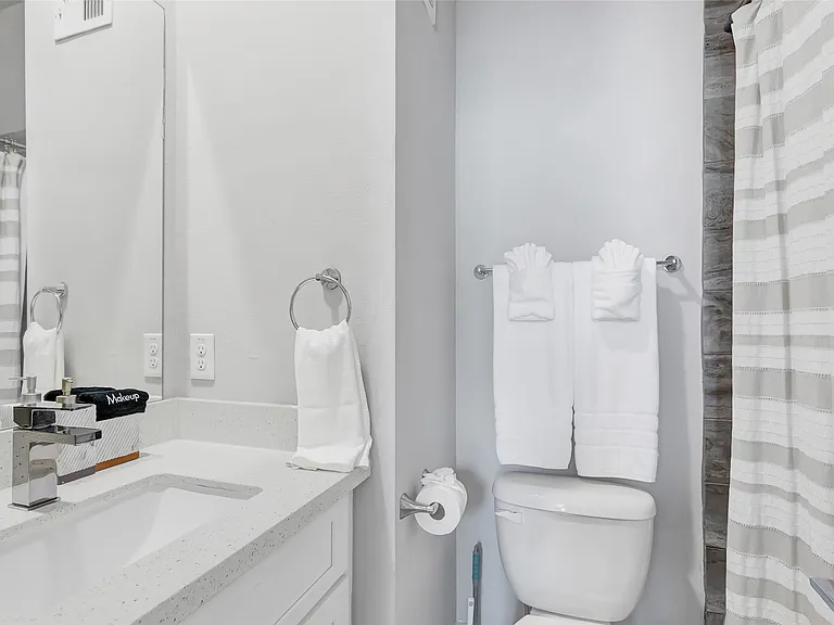 1310 Roberts St #1310 — Photo 10