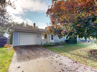 41 Sunset Ave, Hampden, ME 04444