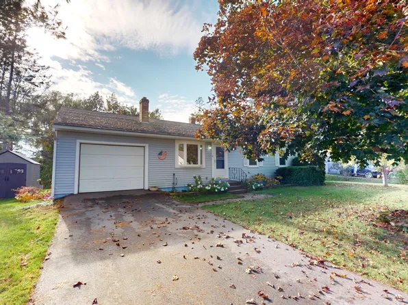 41 Sunset Avenue, Hampden, ME 04444