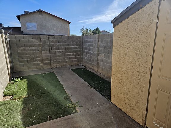 4th image of 2426 E Waltann Ln