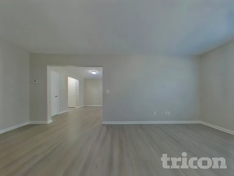 344 Longfellows Ln — Photo 2