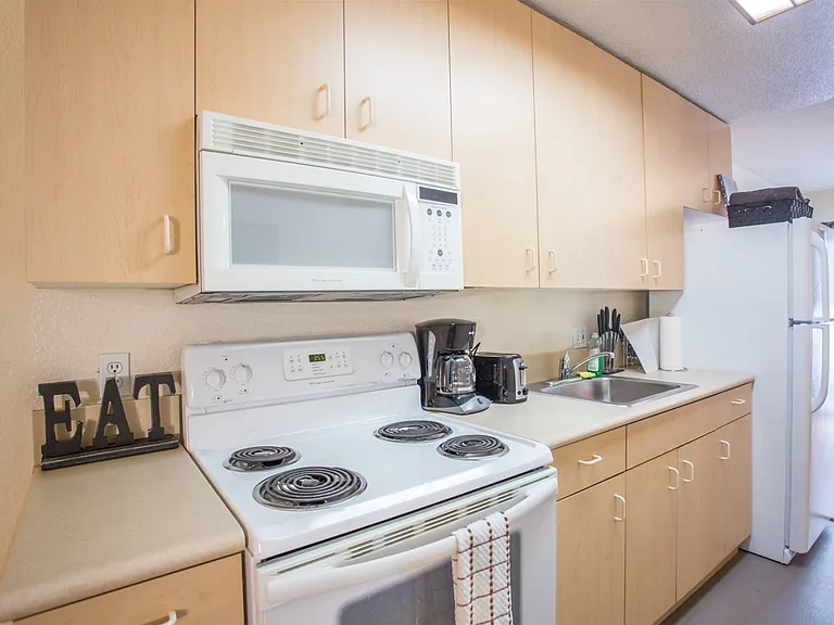 1525 2nd Ave #101 — Photo 2