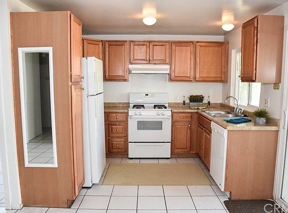 4th image of 5025 Kensington Way