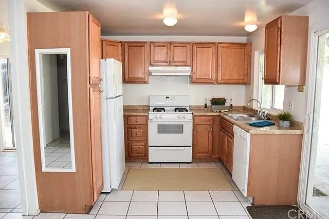 Building Photo - 5025 Kensington Way