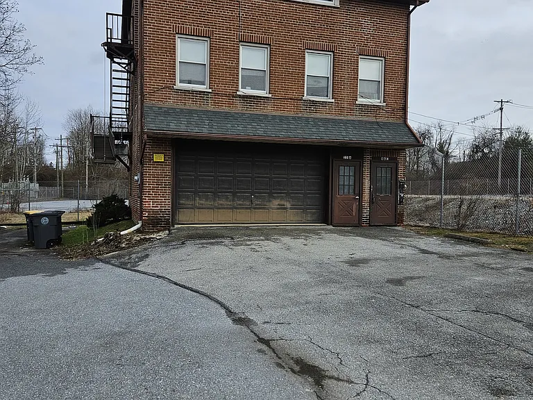 221 Brandywine Avenue Apt C — Photo 2