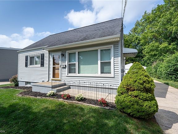 2nd image of 2956 Woodridge St