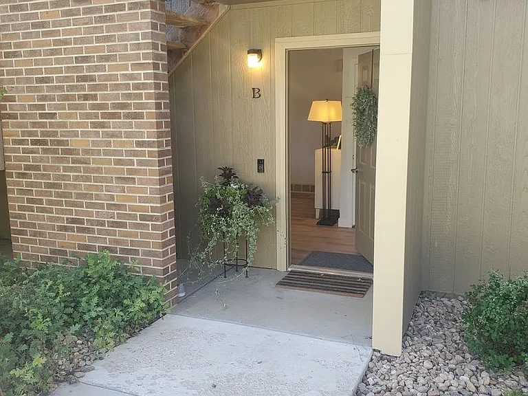 1425 Bacchus Dr #B13 — Photo 3
