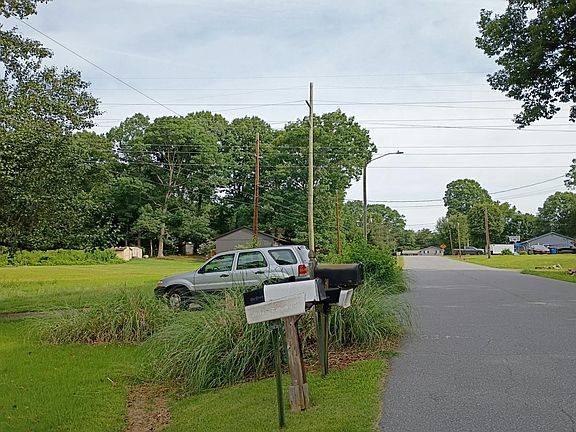 4th image of 3793 Windhaven Dr NW