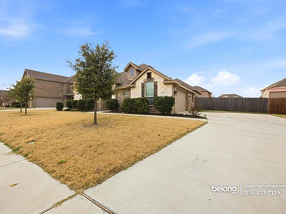 2nd image of 913 Michelle Dr