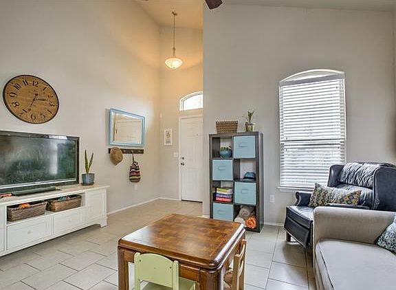 3rd image of 255 Pebble Creek Ln