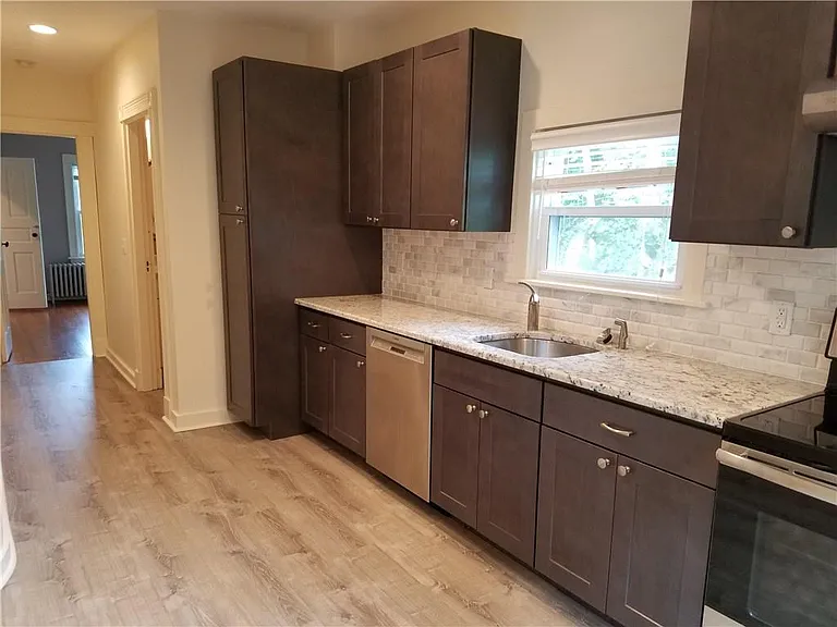 49 Merton Rd #2 — Photo 6