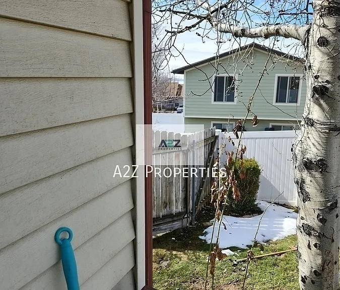 757 E 800 N — Photo 48