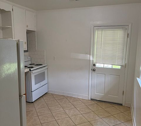 2nd image of 12332 Mason Ave