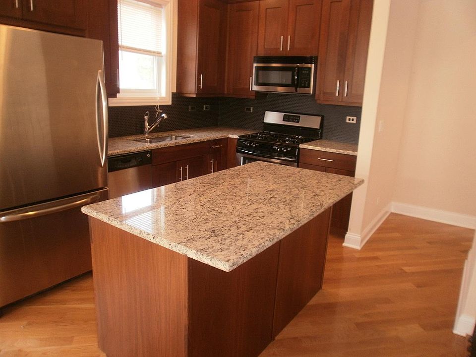 1st image of 2334 N Greenview Ave #A3