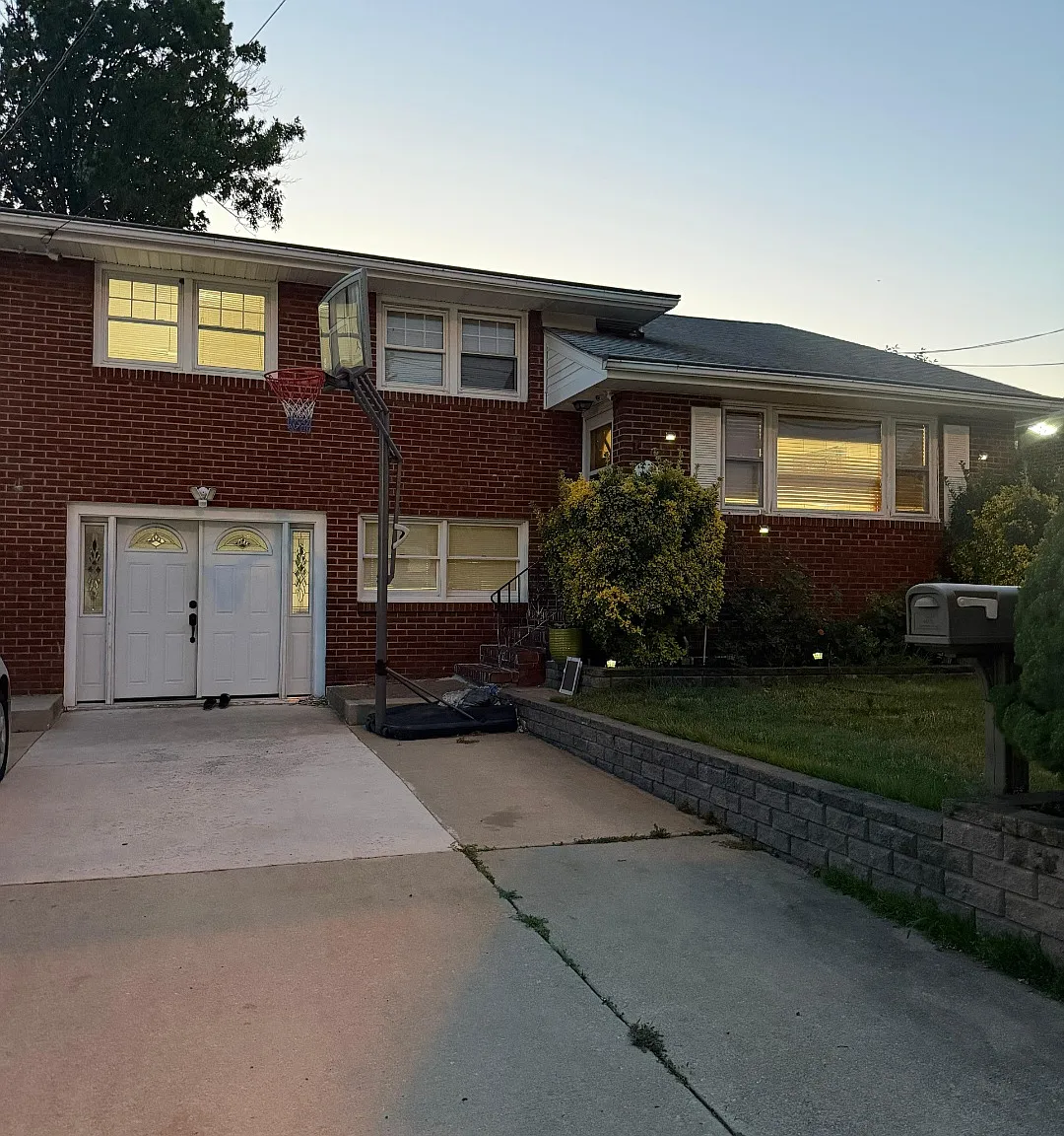 5917 Roosevelt Ave — Photo 1