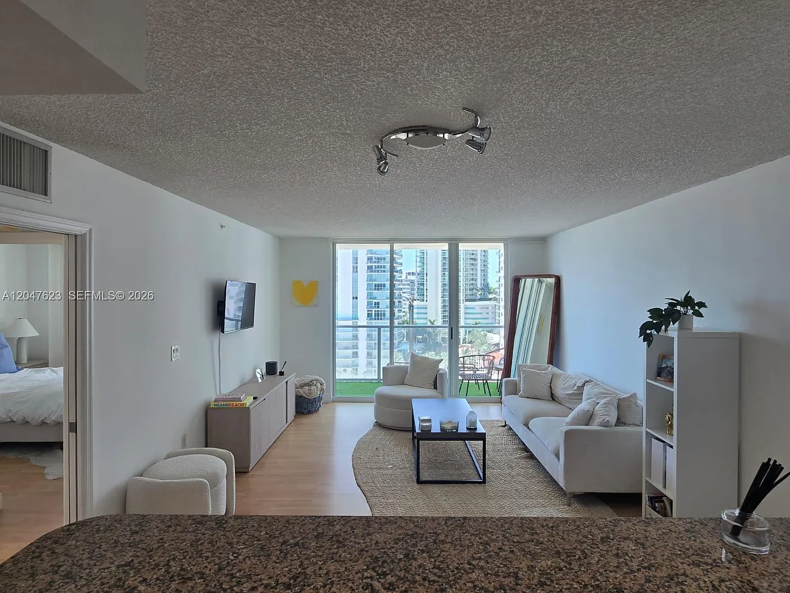 1155 Brickell Bay Dr — Photo 2