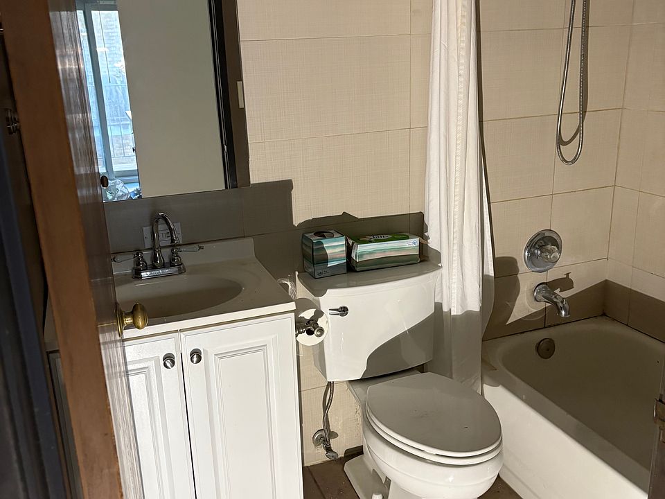 2nd image of 421 Inland Dr #2A