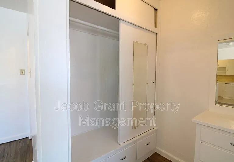 676 Memorial Dr #106 — Photo 7