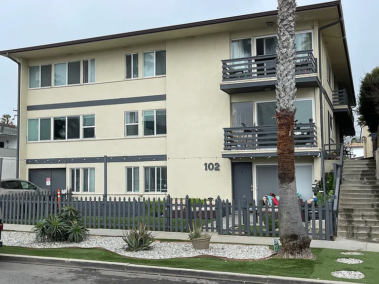 102 Vista Del Mar #G — Photo 1