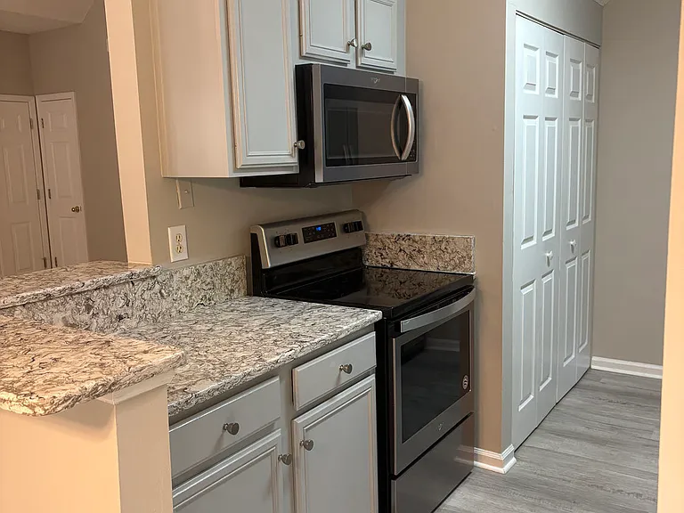 565 N Fairfield Dr — Photo 5