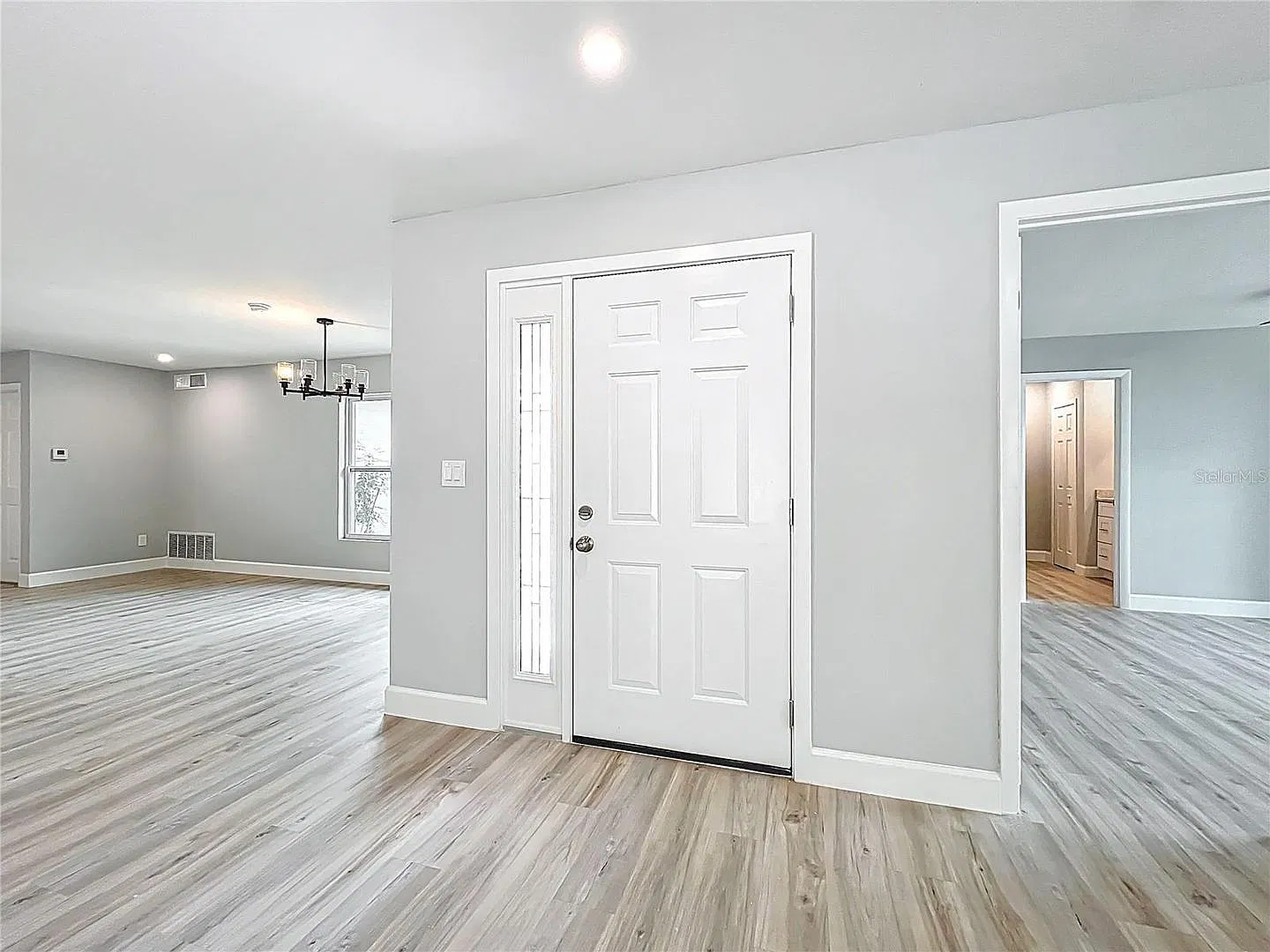 Teal wood Cove-LO- Pool Home 8676 Hillside Dr Orlando FL 32810 — Photo 4