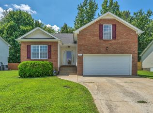 437 Piney Dr, Clarksville, TN 37042