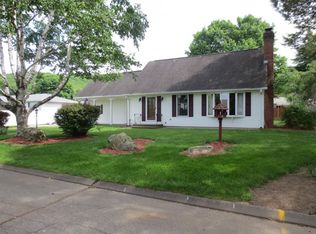 12 Gross Ln, Easthampton, MA 01027