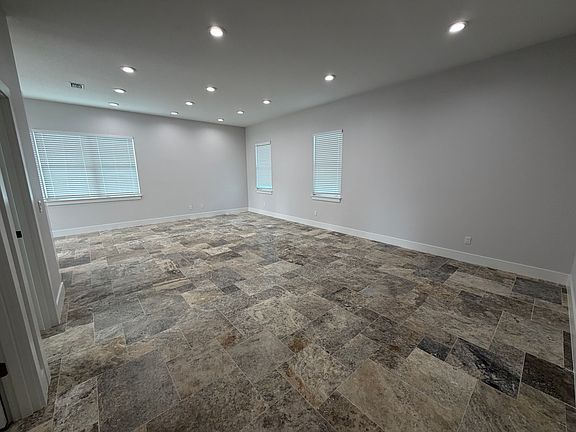 3rd image of 2397 Lake Pickett Rd #S