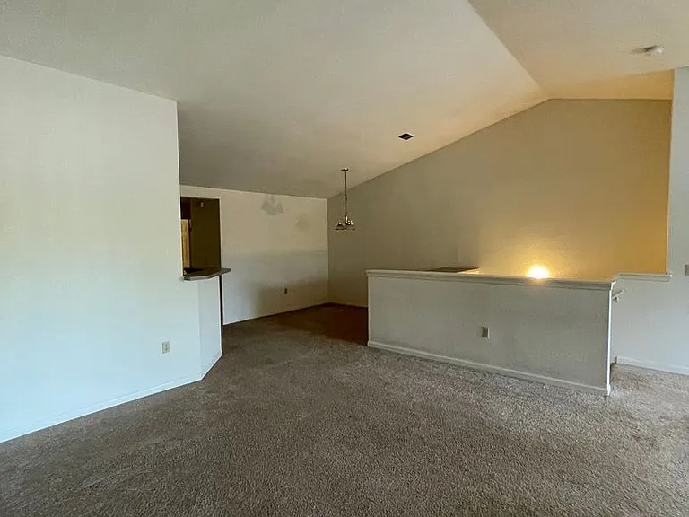 The Parkridge Apartments — Photo 2