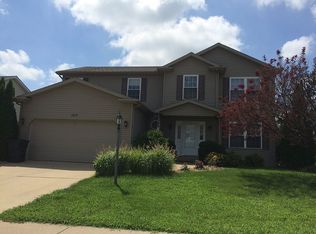 1910 Colt Dr, Washington, IL 61571