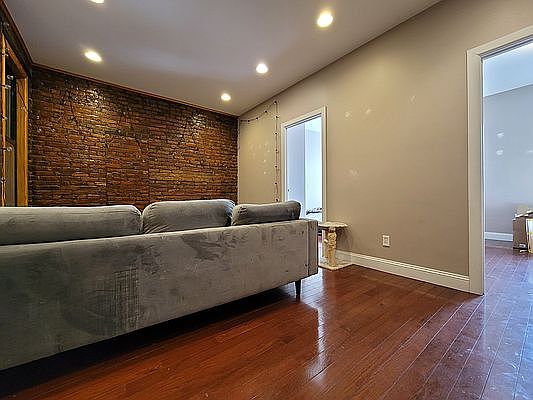 4th image of 815 Park Pl #2A