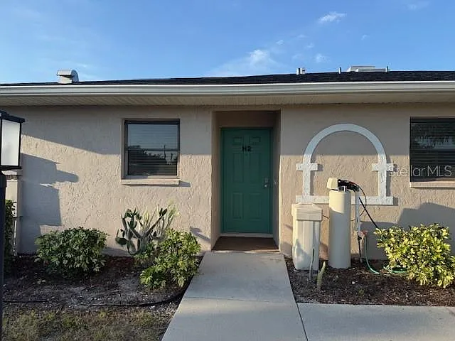 2 bed, 2.0 bath, 937 sqft, $1,350 — Photo 3