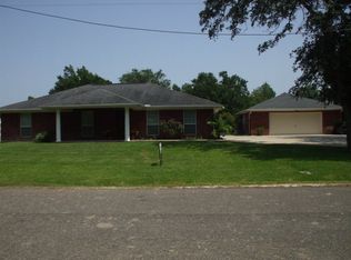 860 Sharp St, Bridge City, TX 77611