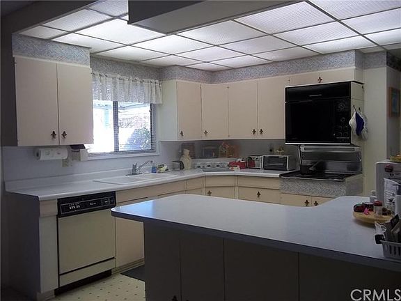 4th image of 1520 W Whittier Ave