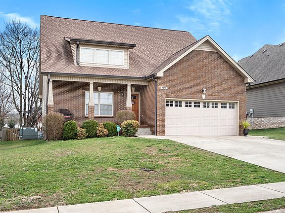 3rd image of 2219 Fairfax Dr