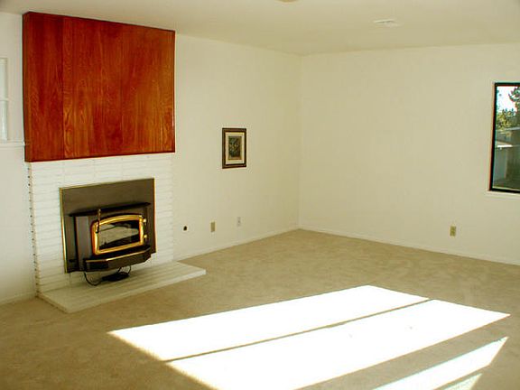 5th image of 820 Vales St