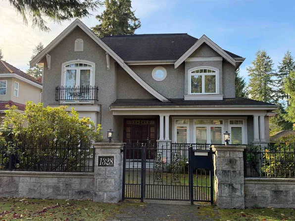 1328 Dogwood Ave, Vancouver, BC V6P 1J8