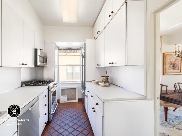 11 East 86th Street image 6 of 8