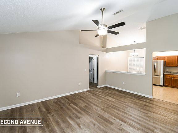 3rd image of 1886 Mackenzie Ct S