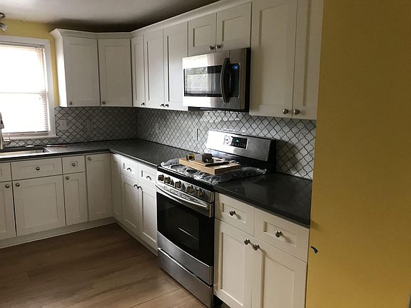 2nd image of 6421 Milwaukee Ave