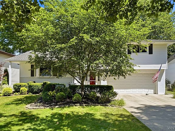 3rd image of 83 Wickham Dr
