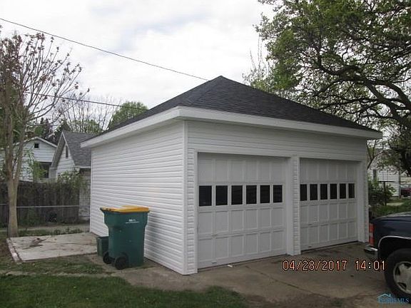 4th image of 169 Bacon St