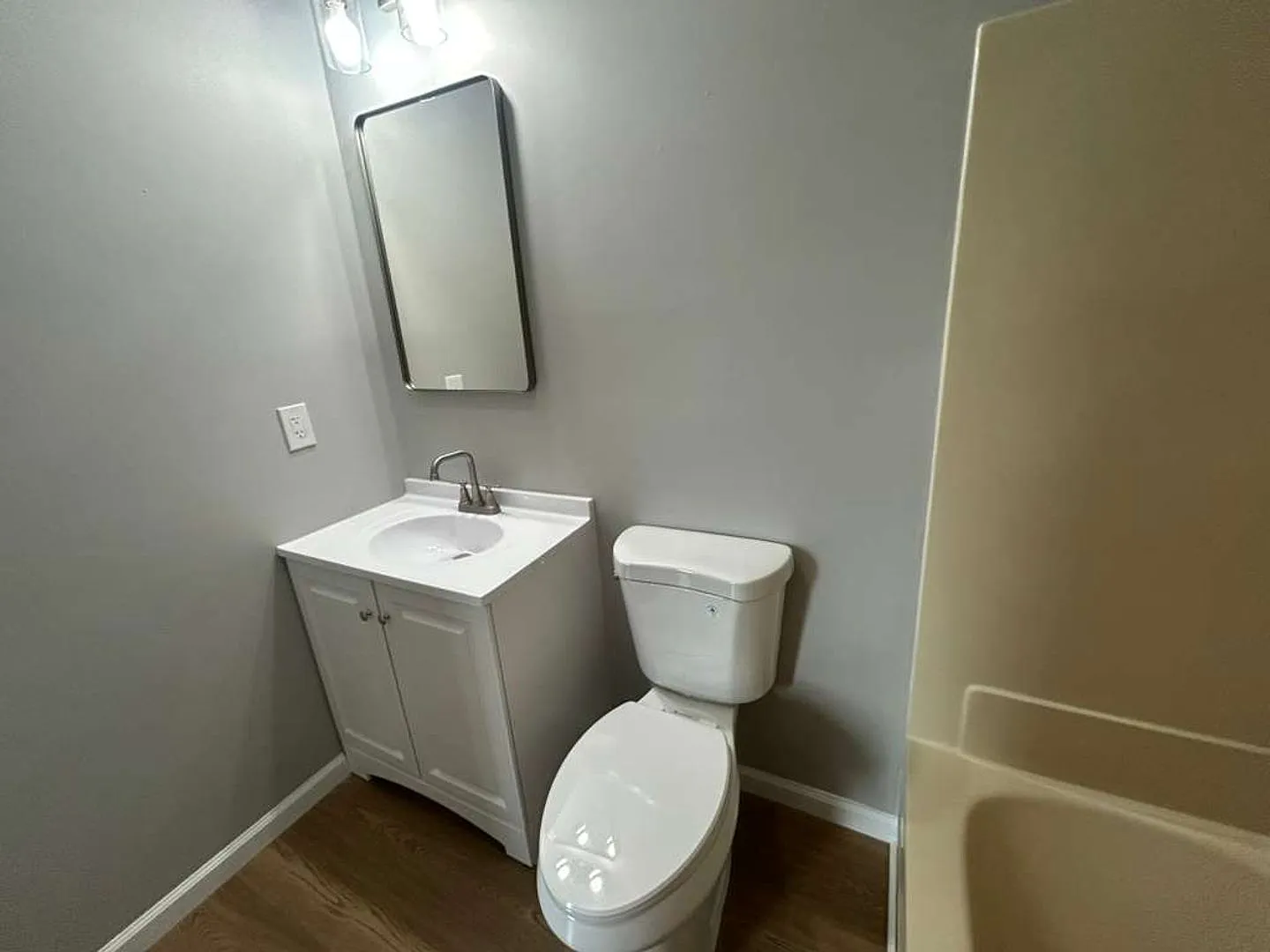 Live Close to Everything: Beaches, Schools, EB, Coast Guard Academy 461 Williams St Has It All! — Photo 3