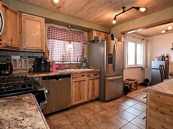 5th image of 205 Highland Dr